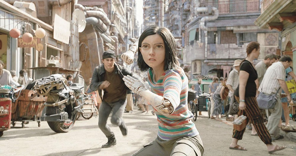 نمایی از فیلم سینمایی «آلیتا: فرشته جنگ» (Alita: Battle Angel) با بازی رزا سالازار